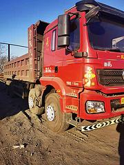 忻州出售17年6月7米8德龙前四后八自卸车 全手续