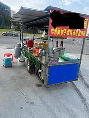 做面条的车！喜欢的的可以上门了解.还有冰箱和工具