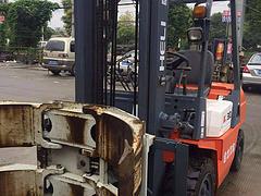 二手3吨包夹叉车，废纸夹抱机，纸卷圆包夹叉车