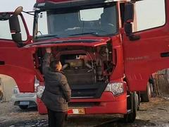 出售二手T7LNG牵引车  440马力 国五 双驱