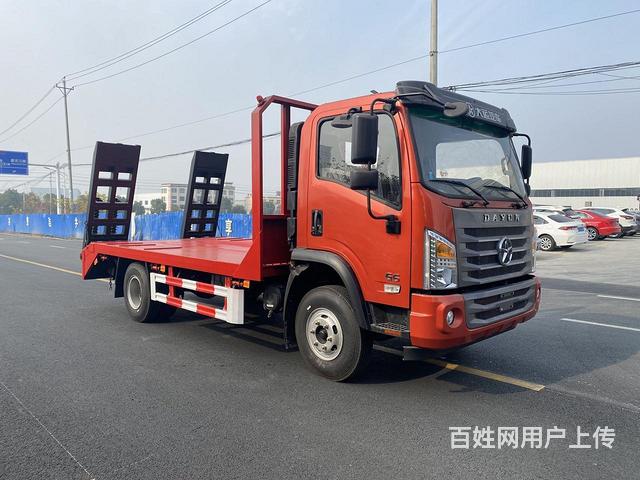 云内170马力大运平板车　挖机拖板车先看车满意再付款的图片