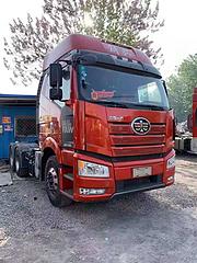 460马二手解放牵引车 锡柴发动机 国五 双驱