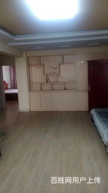 中华园3楼2室一厅带家电年付8500的图片