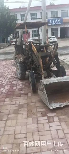 小铲车时风的图片