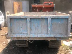 履带运输自卸车