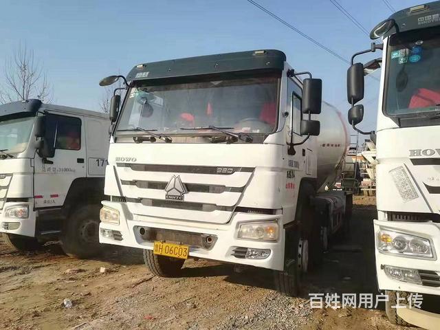毕节低价出售多台豪沃大20方三一上装搅拌车的图片