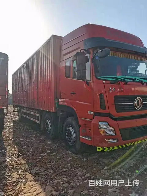 国五 东风天龙 9米6箱式载货车 292马力的图片