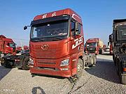 二手解放牵引车 国五​460马力 双驱轻体手续全