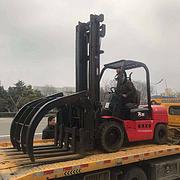 低价转让3吨软包夹叉车，举高4米全新国产平包夹叉车