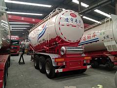 水泥罐车