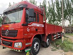 德龙平板载货车，前四后四，9米6平板，300马力，