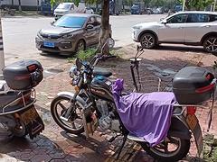 摩托车