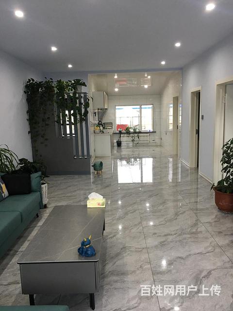 学府家园，精装七楼，两居。的图片