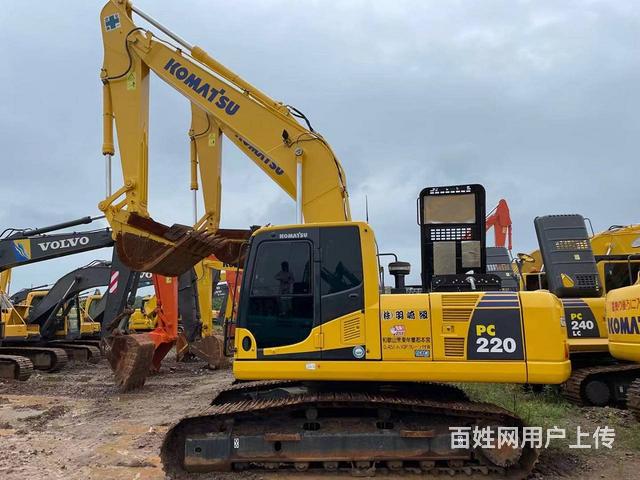 转让二手挖掘机小松220手续全质保两年包邮支持分期的图片