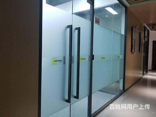 深圳专业上门贴纸,kt板,磨砂纸,玻璃贴,广告安装