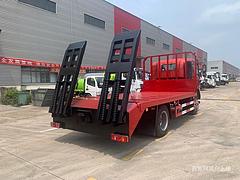 板长含斜坡5.2米平板车 大运平板拖车 配置是多少