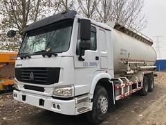 极品2013年豪沃干混砂浆车