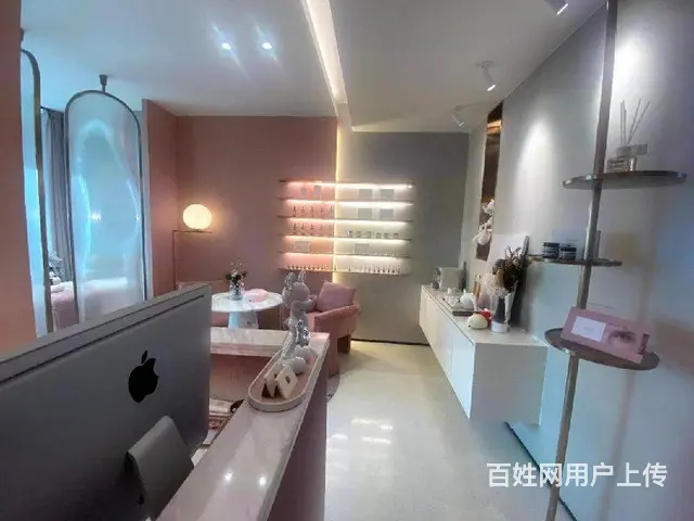 内购价她拥有你看的见的繁华而且是双地铁站交汇口上盖的图片