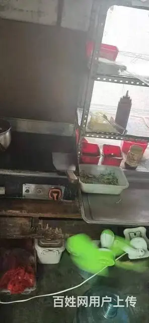 急转！整转！中天步行街五岔路口7平小吃店转让的图片
