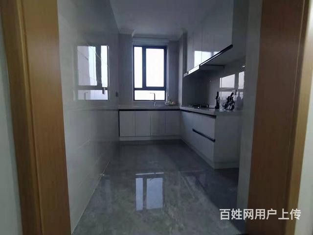 60万左右三室，高铁新城现房。 适合做婚房的图片