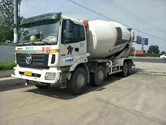 搅拌站倒闭急需处理一批二手豪沃.德龙搅拌车