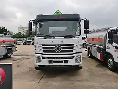 东风天锦12.9方油罐车210马力首付百分之十即可