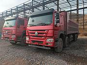 出售18年国五排放豪沃重皮前四后八自卸车，货箱8米
