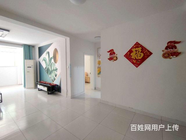 三中西邻，低楼层，两室两厅，90平，15万的图片