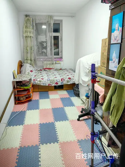 沿河北小区  3 楼。下楼就是公交车站点  过道就是离菜市场的图片
