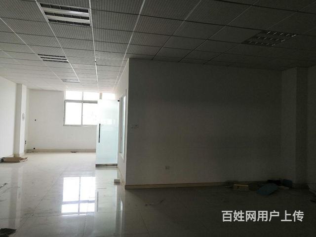 汽配城二楼商铺146平办公室出租，7元/平米/天的图片