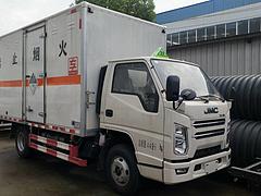 国六蓝牌江铃危险品运输车厂家直销