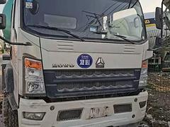 现车出售18年10方 二手豪沃搅拌车 210马力