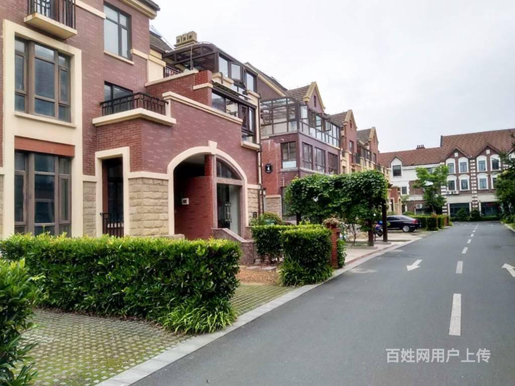 一步之遥到上海,纯英伦风格观景双拼别墅,单价8千