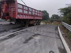 后翻直顶半挂车