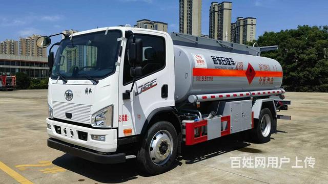 解放8吨油罐车5月活动大放价的图片