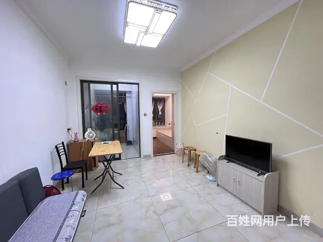 吾悦广场唐家湾小学附近二室一厅装修了的房子出售，位置楼层好不的图片