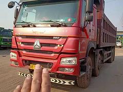 出售18年国5豪沃重型前四后八自卸车，货箱8米