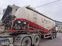 出售骏通牌水泥罐运输车35方带机组一共四台