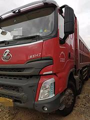 柳汽乘龙H7 前四后八自卸车
