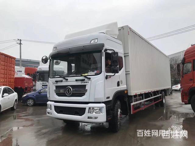 东风d12单桥9.6米箱车上路18.8万