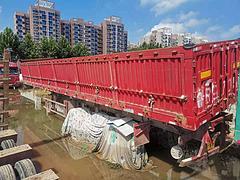 13米二手侧翻自卸半挂车 带原车手续  原车轮胎