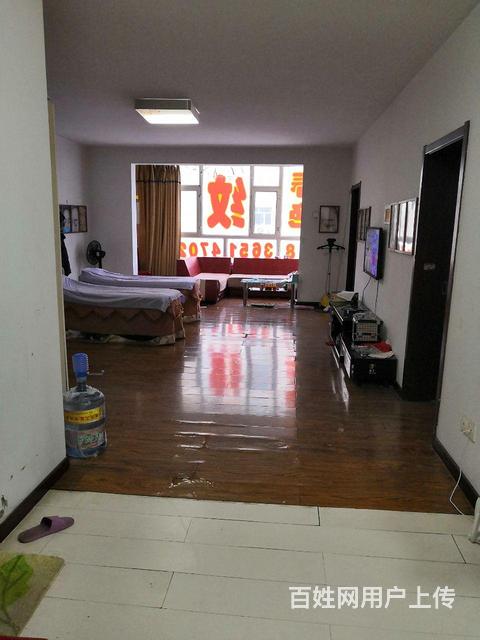 出售可商可住交通便利房的图片