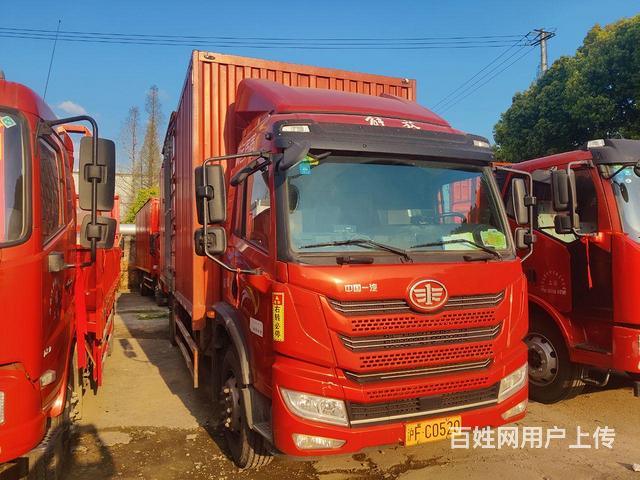 低价处理8米厢式货车，18吨的图片