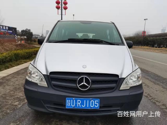 奔驰 威霆 2011款 2.5 手自一体 9座精英版的图片