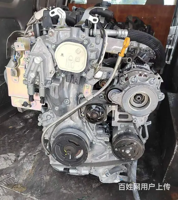 日产奇骏T33 2.5T发动机波箱 冷气泵发电机的图片