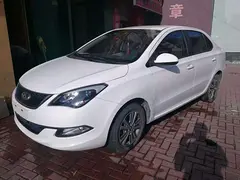 奇瑞艾瑞泽3 2015款 1.5L 手动 够炫版