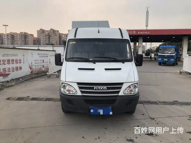 依维柯长轴6坐国四排放私家车包过户支持分期的图片