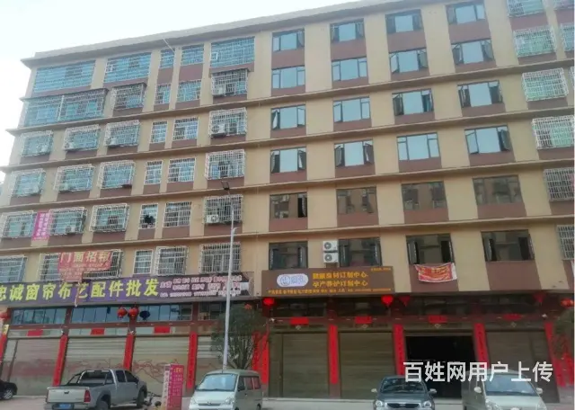 （速转店）新东中心小学旁 旺铺出租 前后都是卷闸门 租金便宜的图片