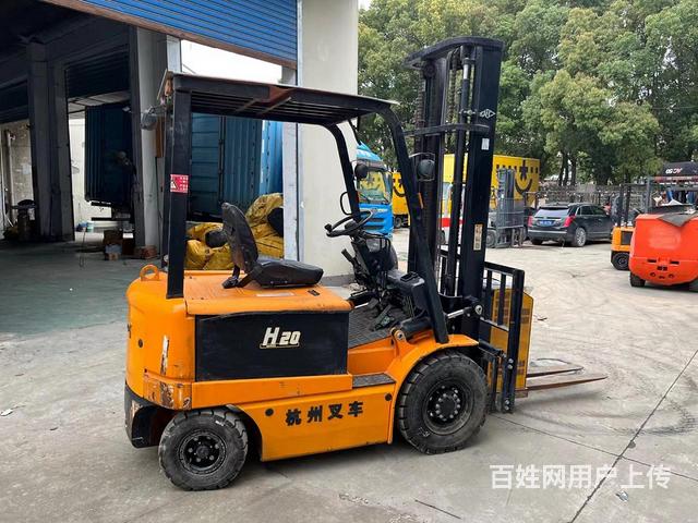 杭州2吨电动叉车 国产小体积二手叉车个人转的图片