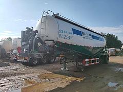 石家庄福连达运输公司3台50方单仓华宇罐车